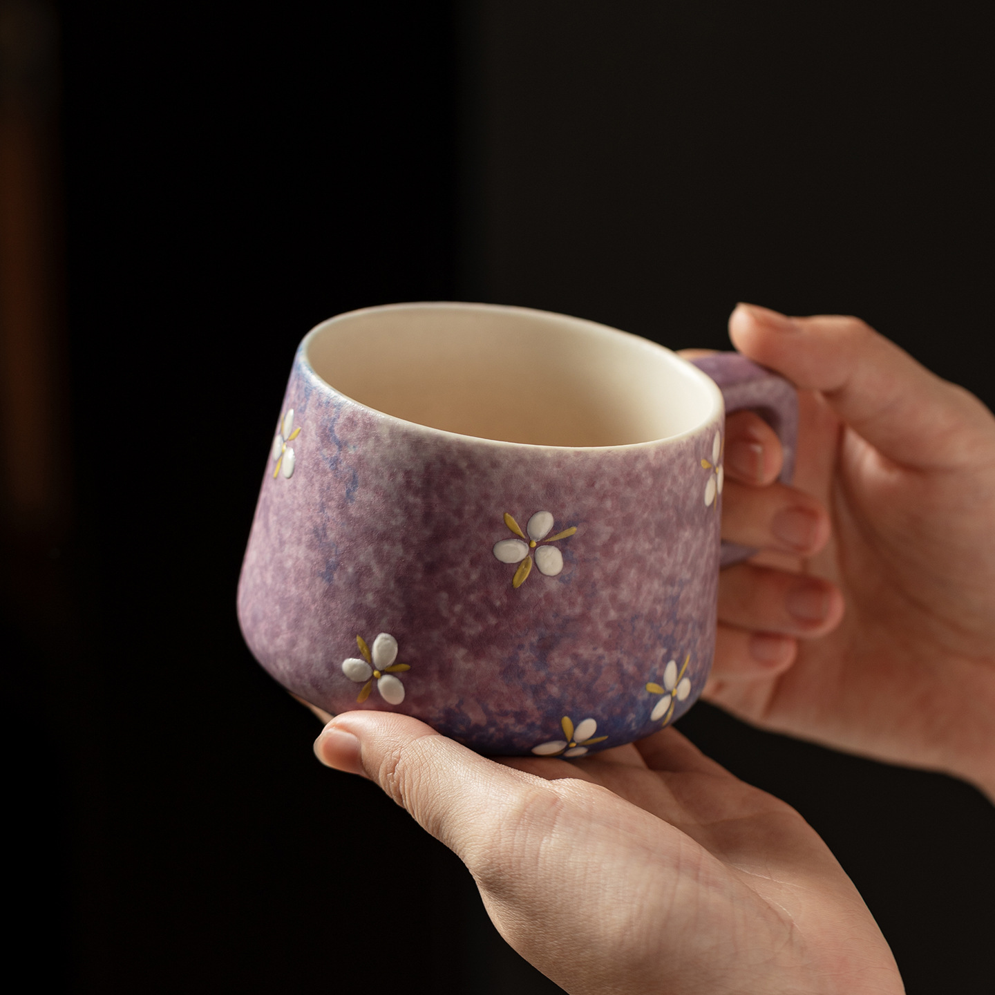 كوب سيراميك مرسوم يدويًا بتدرج - مراجعة Coffee Tea Brew وسعره